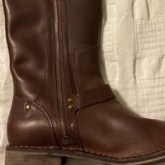 UGG Gillespie Dark Brown Riding  Boots 7.5 - Picture 8 of 11